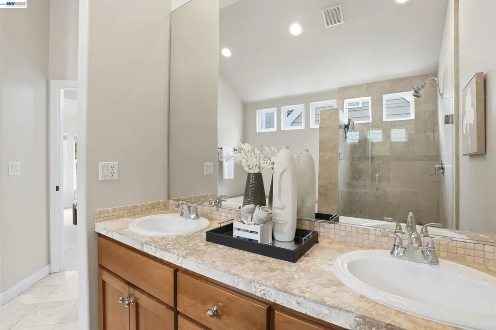 1003 Greenbrier Court San Leandro CA 94577