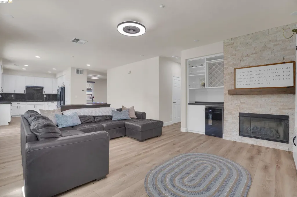 188 Continente Avenue Brentwood CA 94513