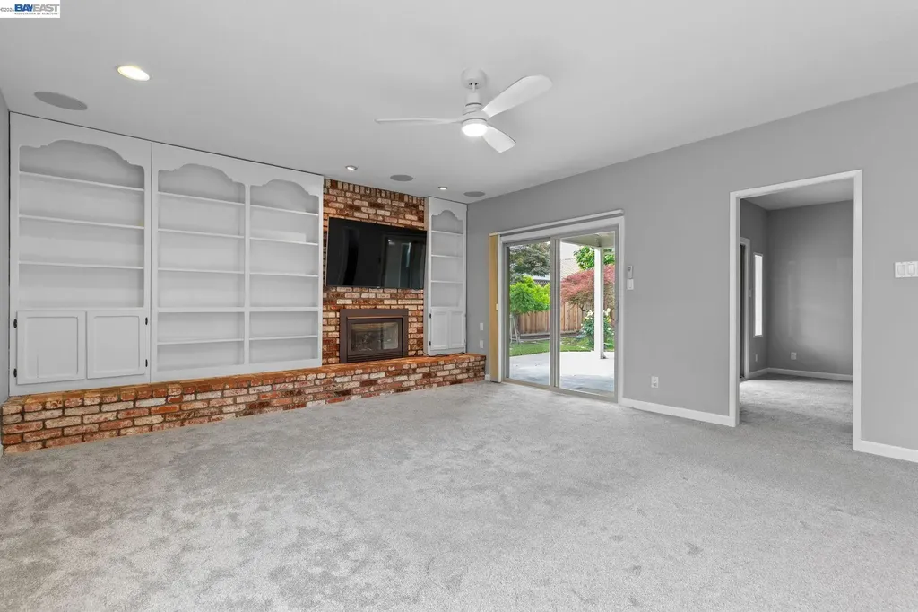4950 Black Avenue Pleasanton CA 94566