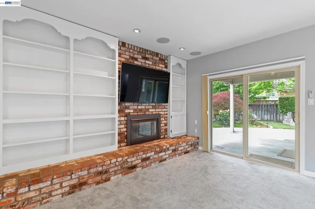 4950 Black Avenue Pleasanton CA 94566