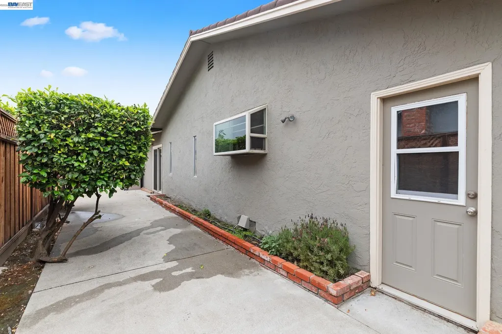 4950 Black Avenue Pleasanton CA 94566