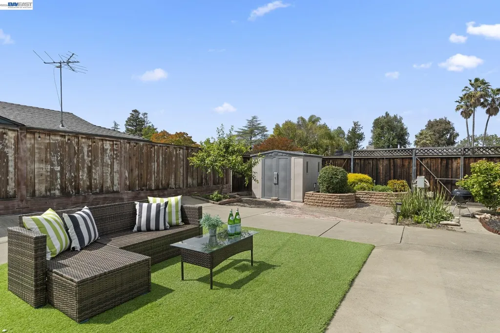 1135 Killarney Street Livermore CA 94550