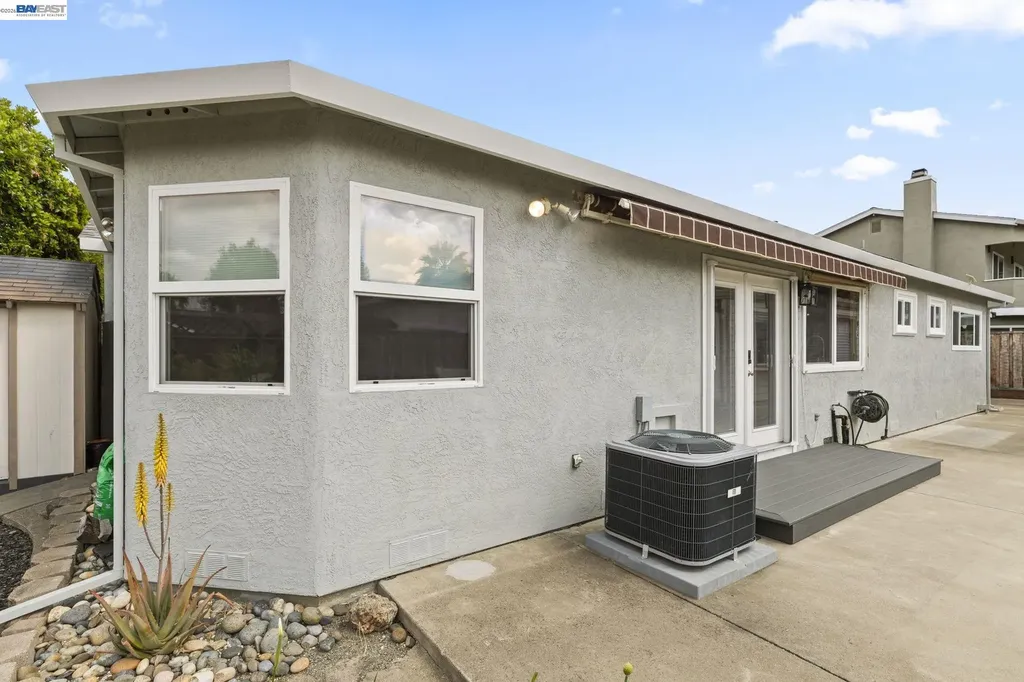 1135 Killarney Street Livermore CA 94550