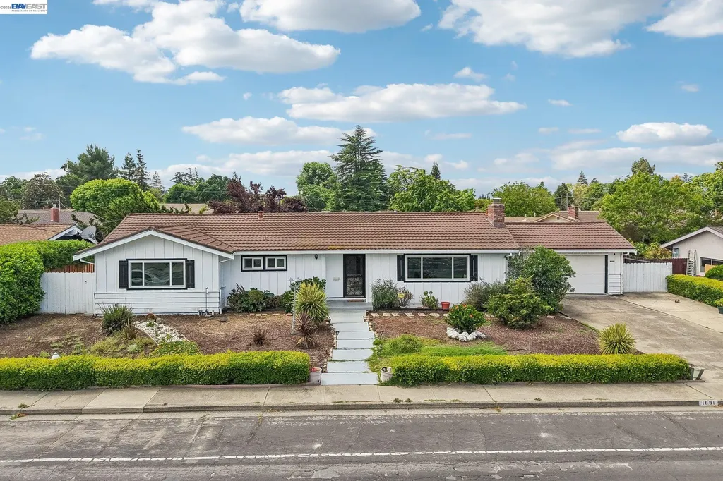 1691 Clayton Way Concord CA 94519