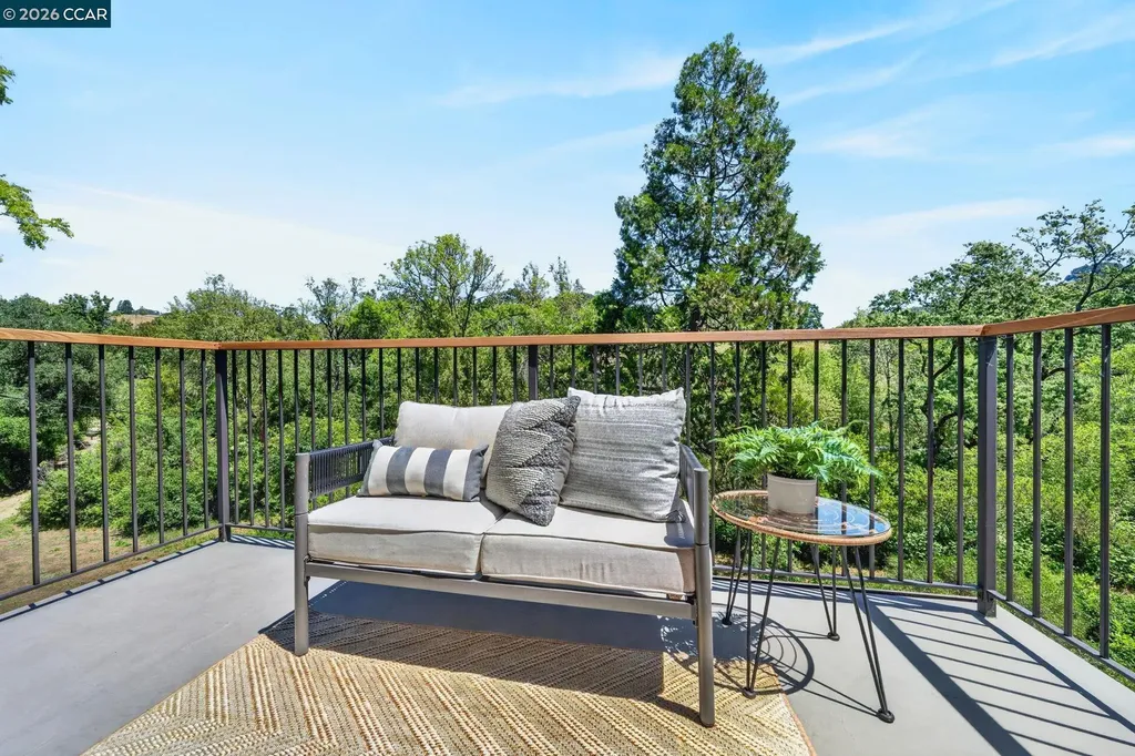 4009 Redwood Road Napa CA 94558