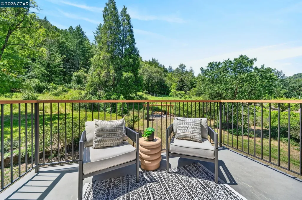 4009 Redwood Road Napa CA 94558