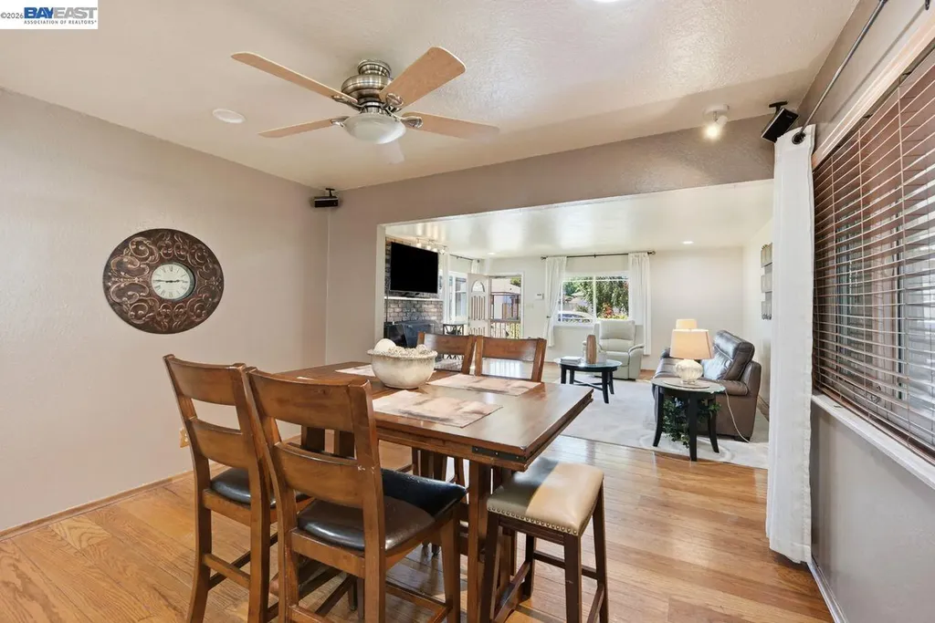 1522 Dennis Avenue San Leandro CA 94578