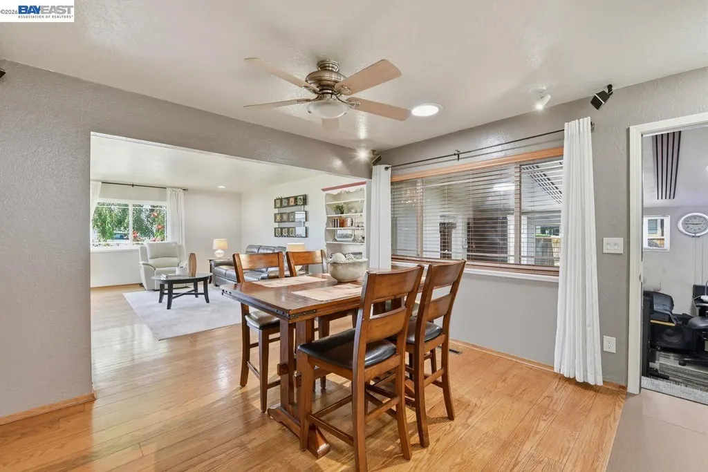1522 Dennis Avenue San Leandro CA 94578