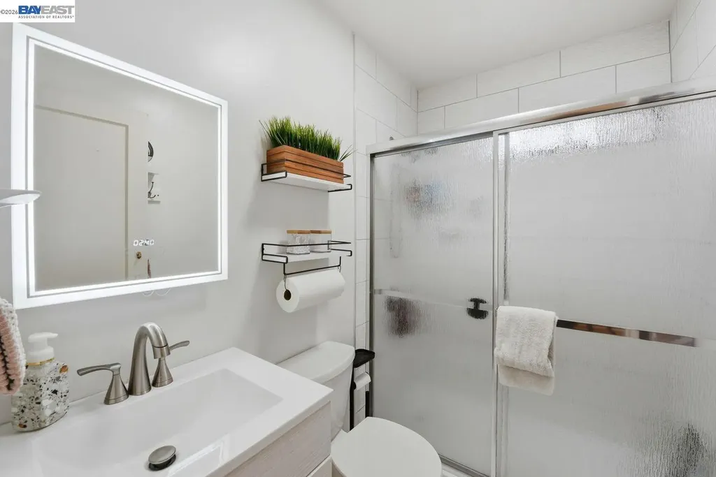 1522 Dennis Avenue San Leandro CA 94578