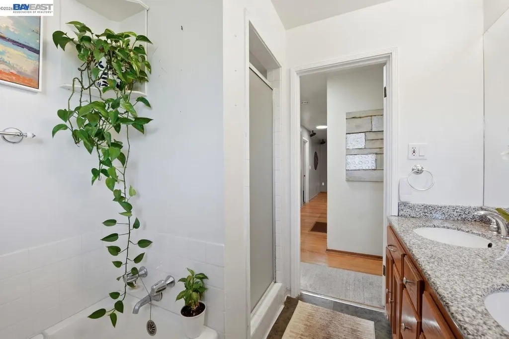 1522 Dennis Avenue San Leandro CA 94578