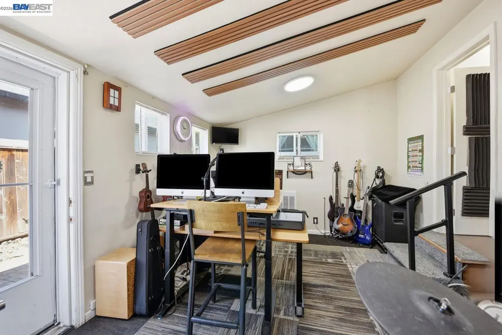 1522 Dennis Avenue San Leandro CA 94578