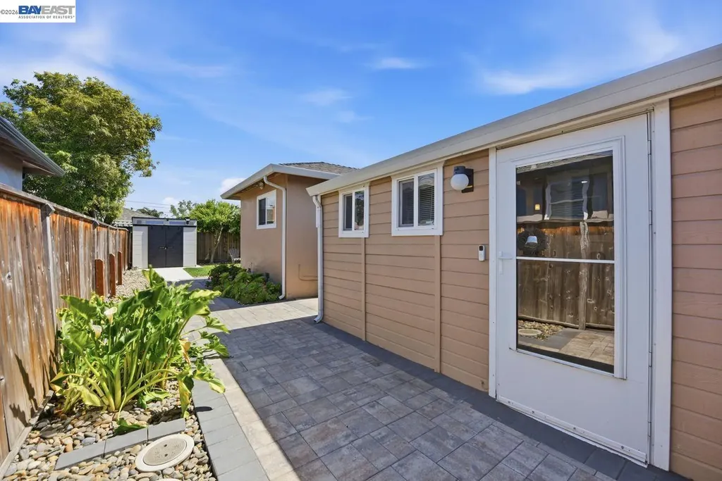1522 Dennis Avenue San Leandro CA 94578