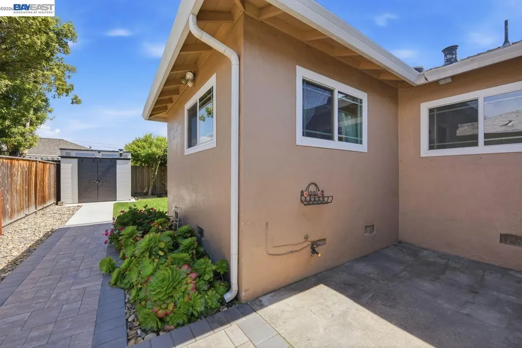 1522 Dennis Avenue San Leandro CA 94578