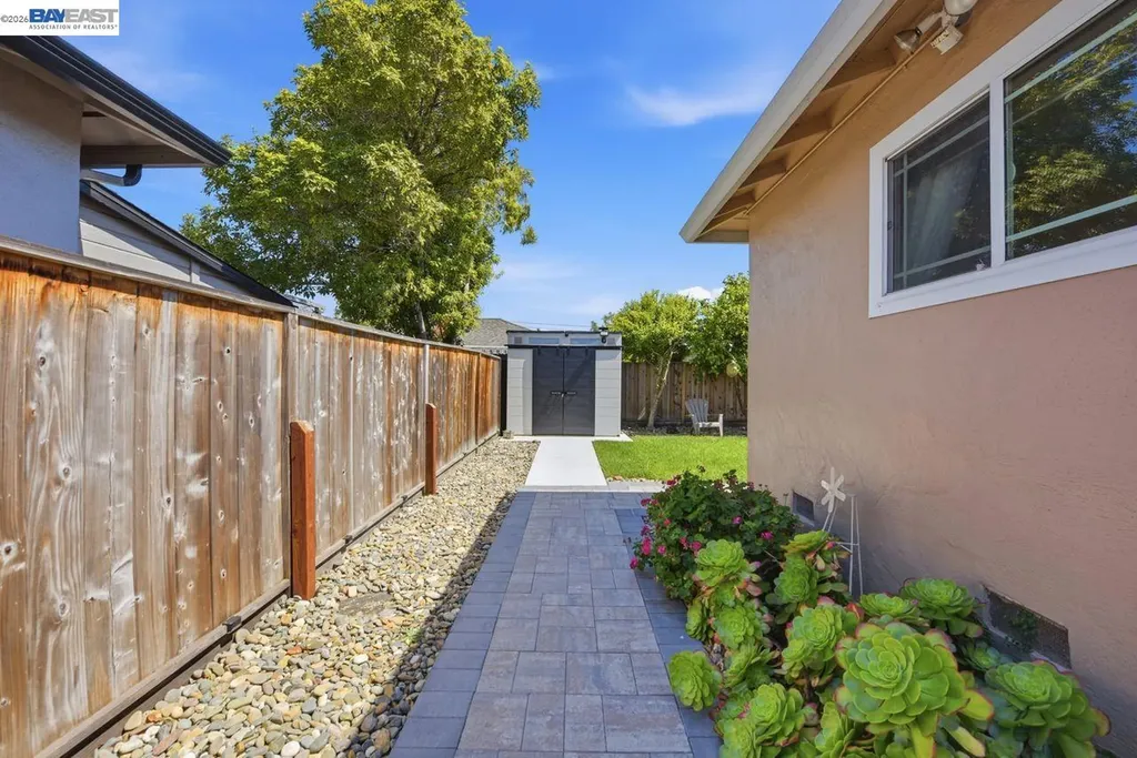 1522 Dennis Avenue San Leandro CA 94578