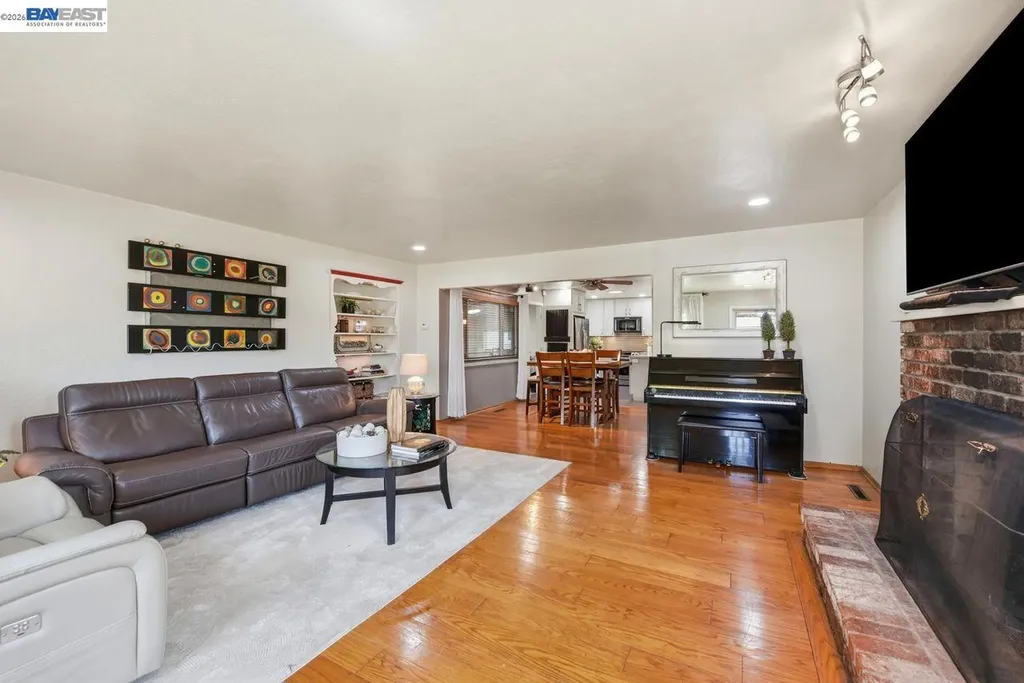 1522 Dennis Avenue San Leandro CA 94578