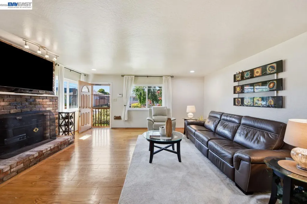 1522 Dennis Avenue San Leandro CA 94578