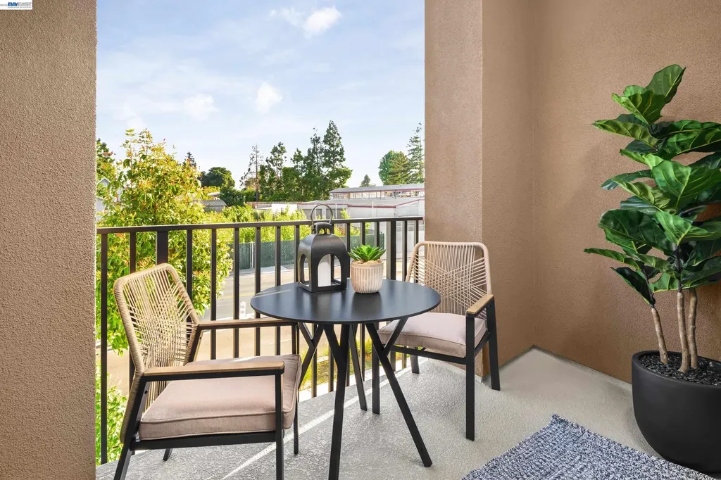 2011 Clement Avenue Alameda CA 94501