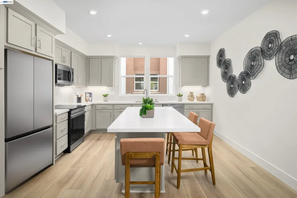 2011 Clement Avenue Alameda CA 94501