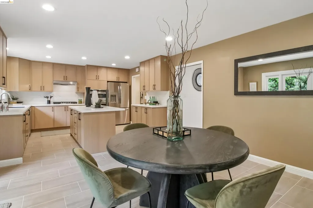 1 Woodcrest Circle Oakland CA 94602