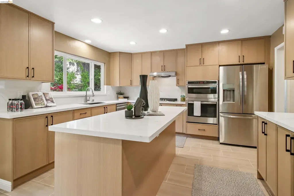 1 Woodcrest Circle Oakland CA 94602
