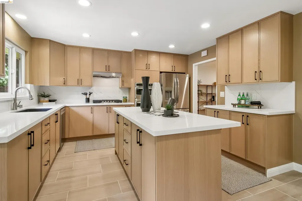 1 Woodcrest Circle Oakland CA 94602