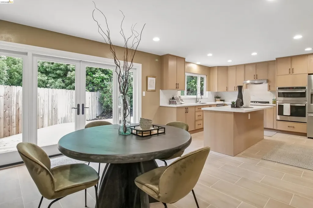 1 Woodcrest Circle Oakland CA 94602