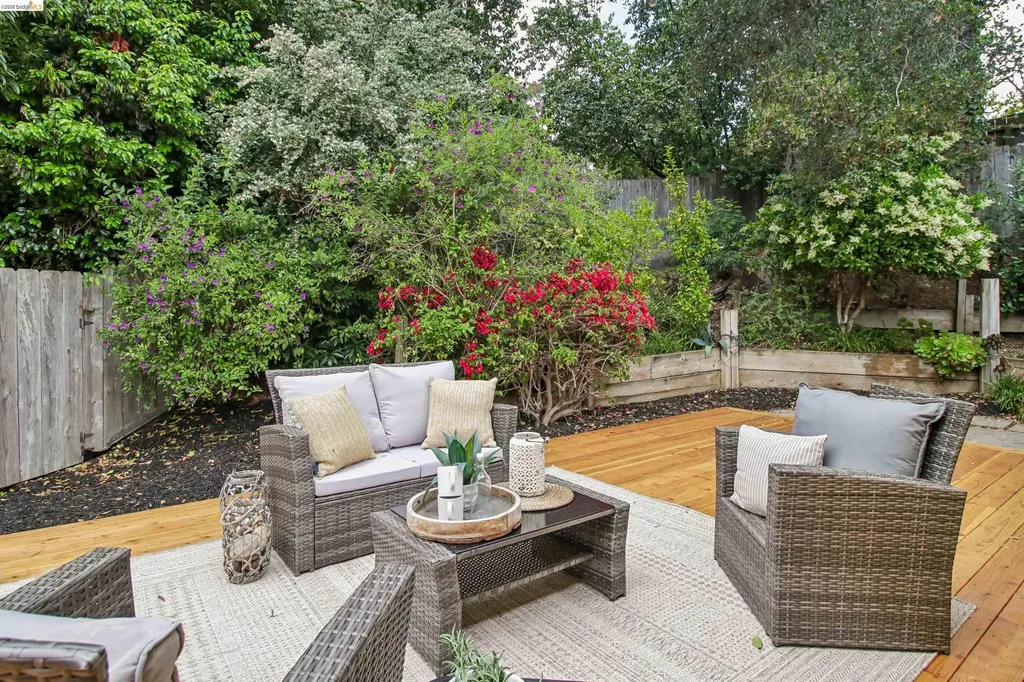 1 Woodcrest Circle Oakland CA 94602