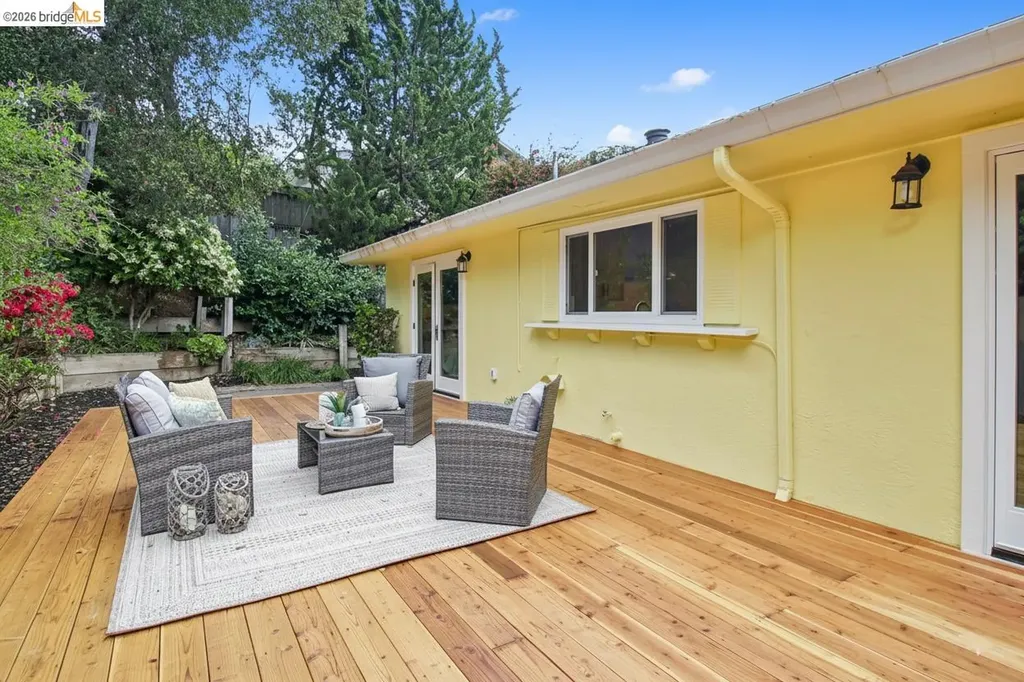 1 Woodcrest Circle Oakland CA 94602