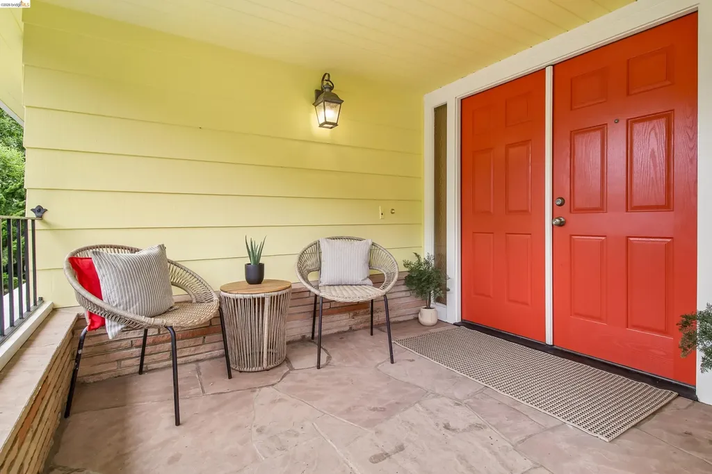 1 Woodcrest Circle Oakland CA 94602
