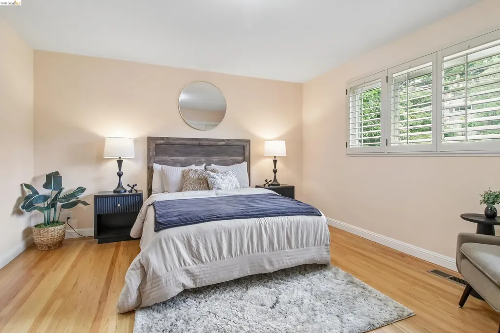 1 Woodcrest Circle Oakland CA 94602