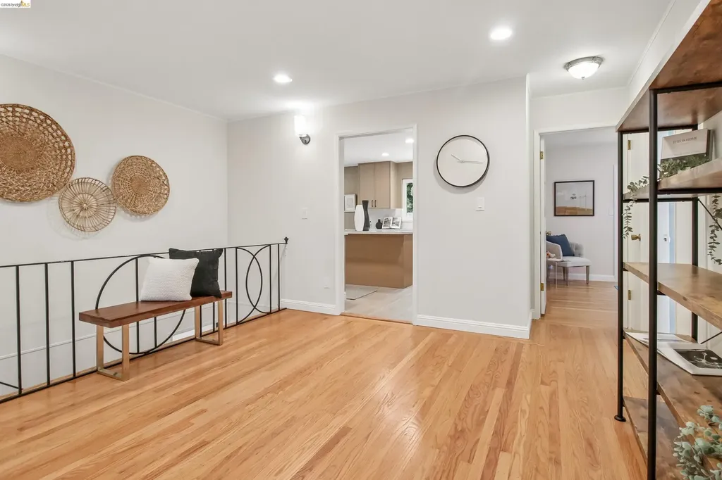 1 Woodcrest Circle Oakland CA 94602