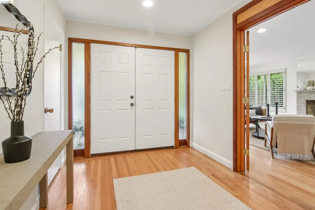 1 Woodcrest Circle Oakland CA 94602