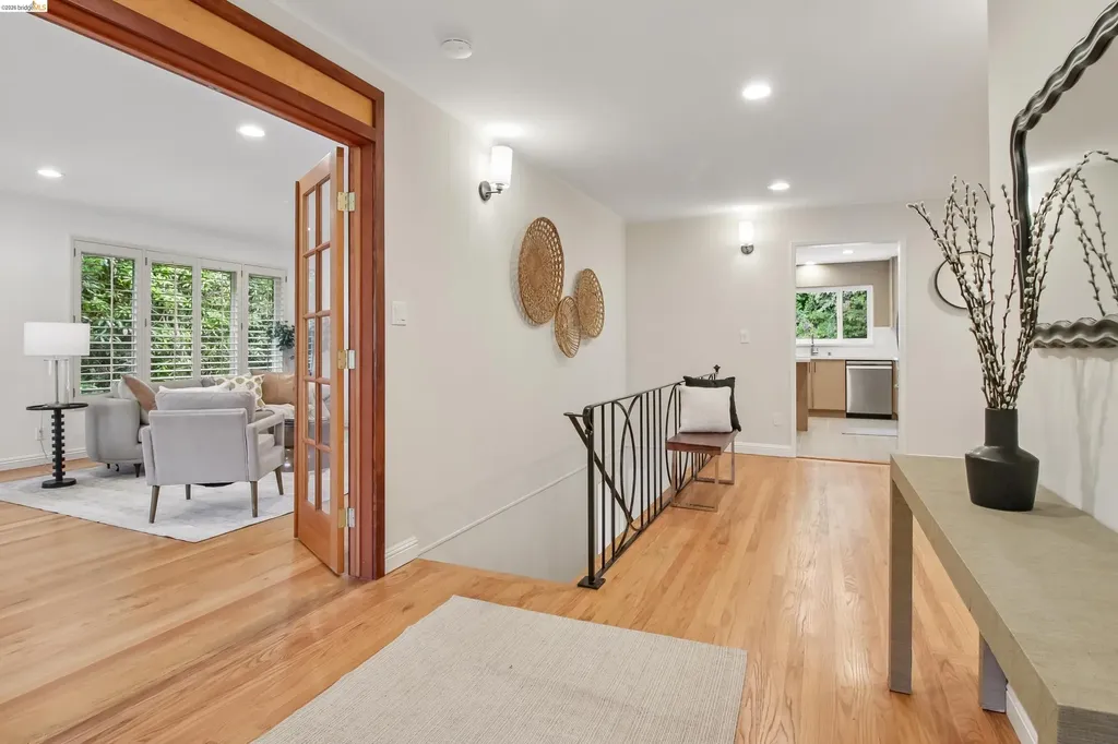 1 Woodcrest Circle Oakland CA 94602