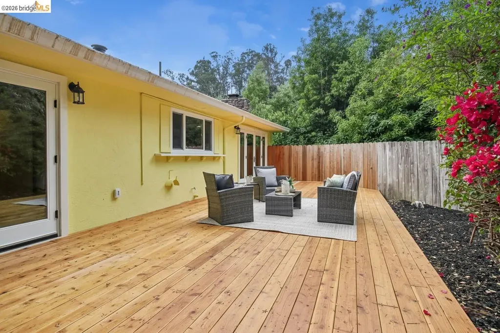 1 Woodcrest Circle Oakland CA 94602