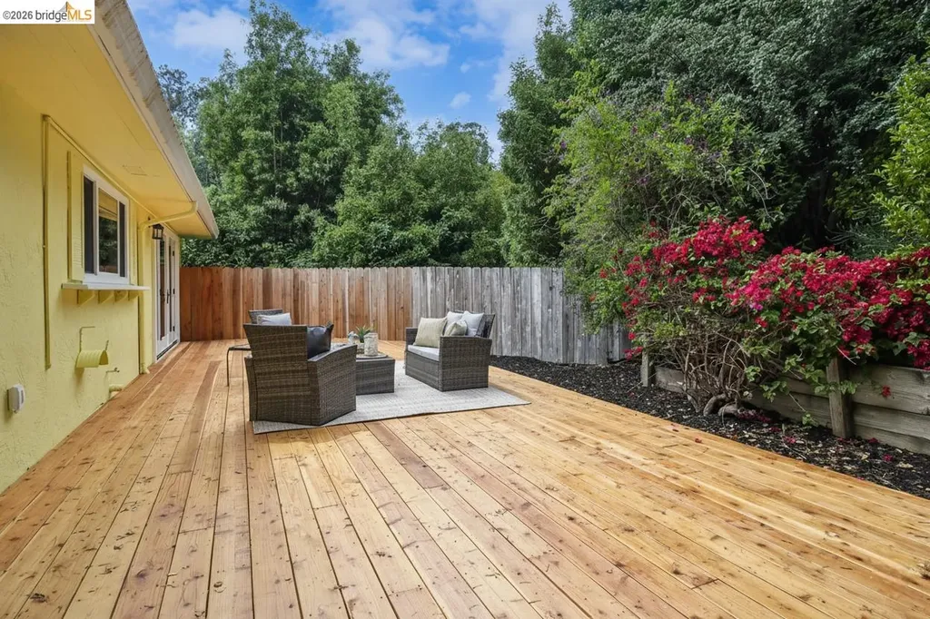 1 Woodcrest Circle Oakland CA 94602