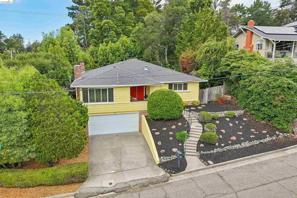 1 Woodcrest Circle Oakland CA 94602