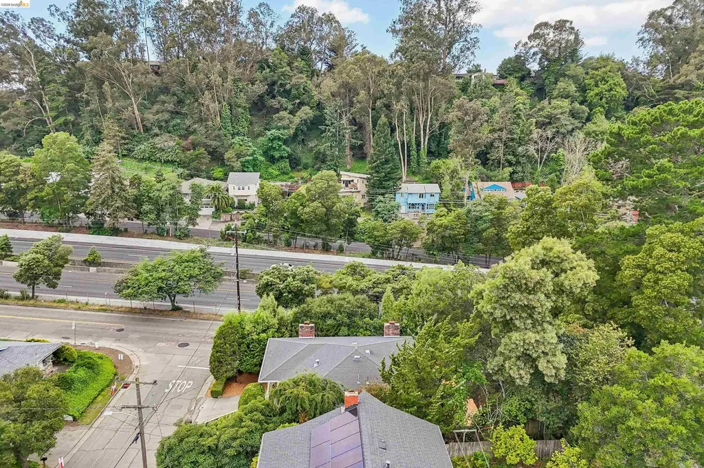 1 Woodcrest Circle Oakland CA 94602