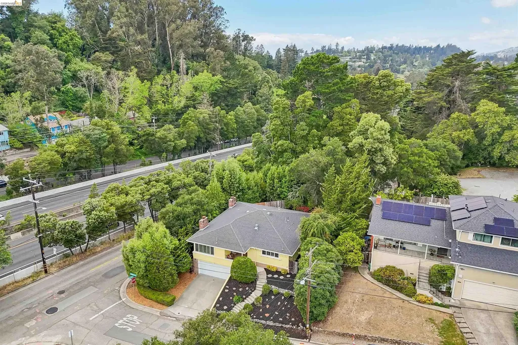 1 Woodcrest Circle Oakland CA 94602