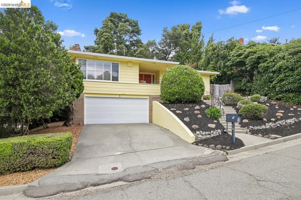 1 Woodcrest Circle Oakland CA 94602