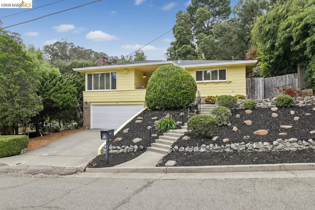 1 Woodcrest Circle Oakland CA 94602