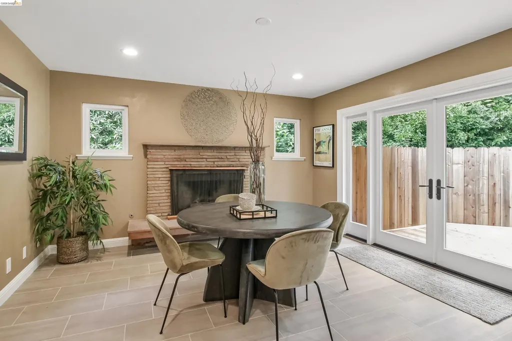 1 Woodcrest Circle Oakland CA 94602