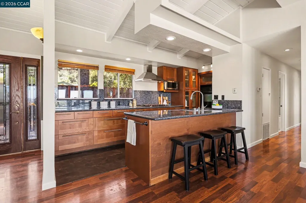 3 Camino Del Cielo Orinda CA 94563