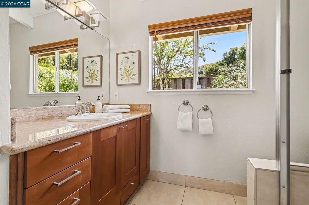 3 Camino Del Cielo Orinda CA 94563