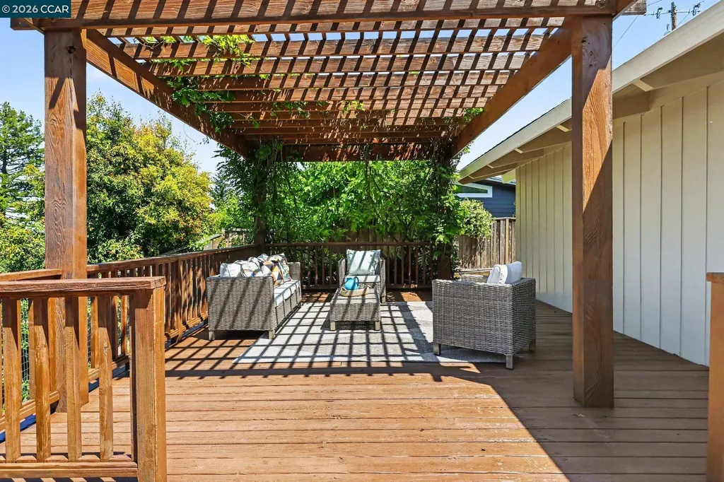 3 Camino Del Cielo Orinda CA 94563