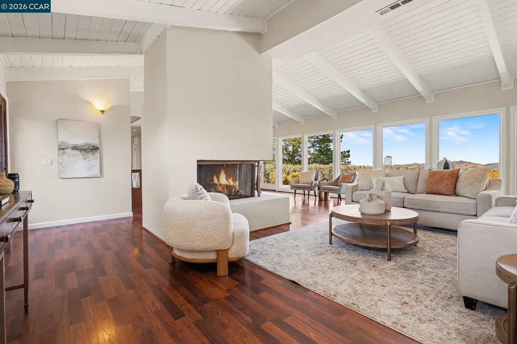 3 Camino Del Cielo Orinda CA 94563