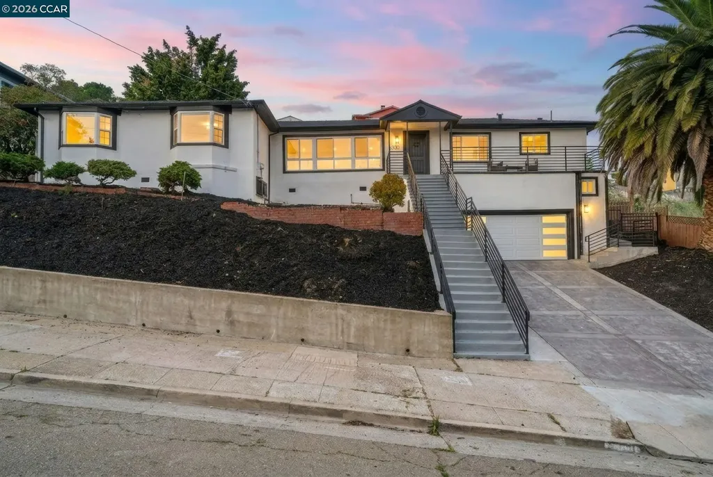 6300 Buena Ventura Avenue Oakland CA 94605