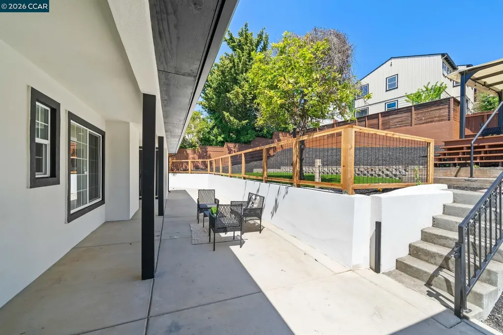 6300 Buena Ventura Avenue Oakland CA 94605