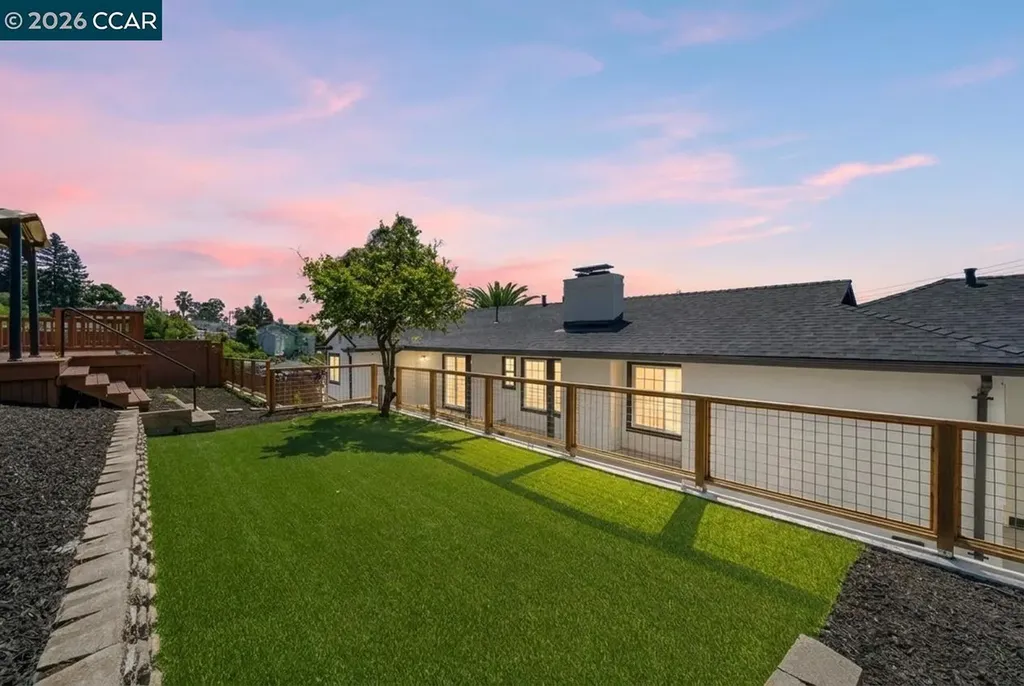 6300 Buena Ventura Avenue Oakland CA 94605