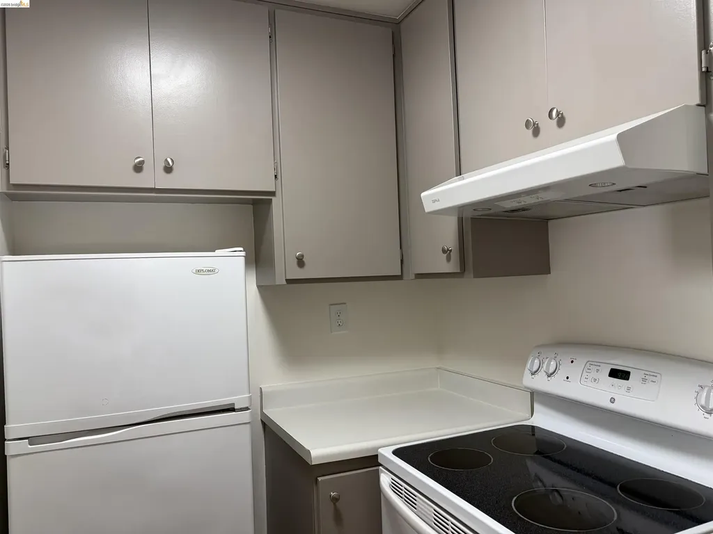 151 Lakeside Drive Oakland CA 94612