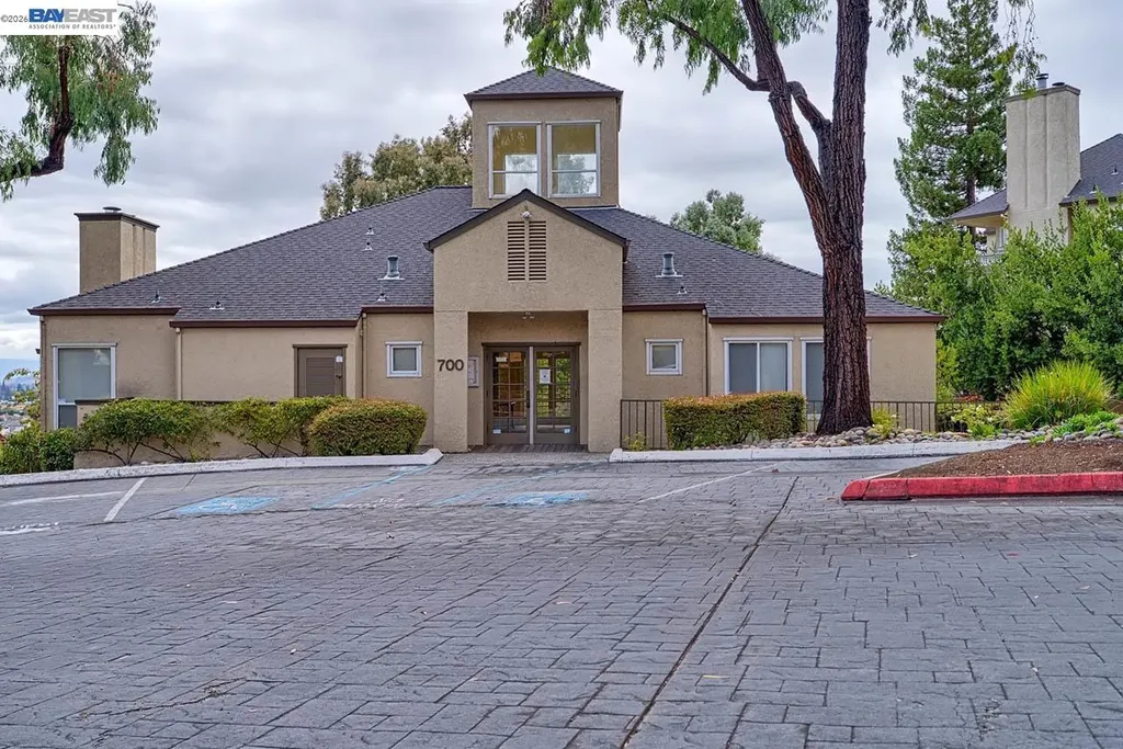 685 Dartmore Lane Hayward CA 94544